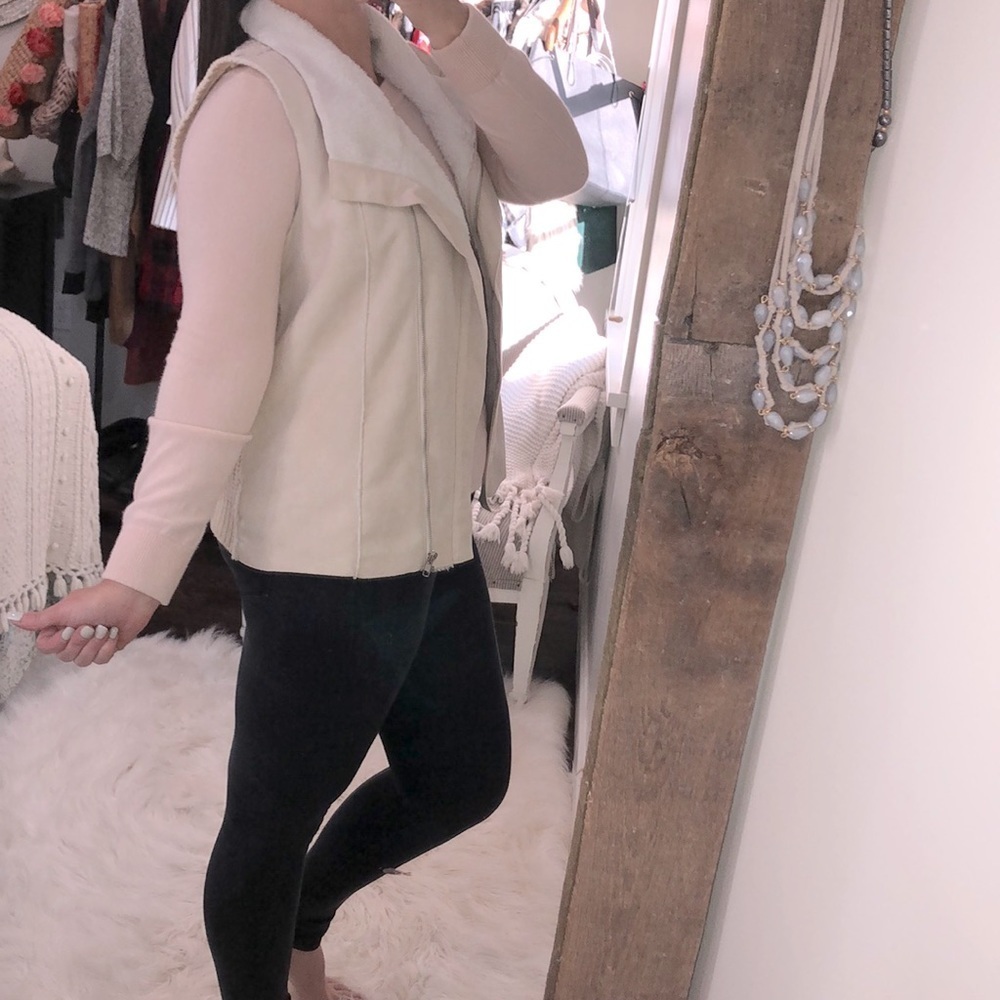 SKIES ARE BLUE size medium ivory faux suede vest - Picture 3 of 11
